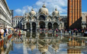 Find cocaine in Venice